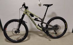Canyon Spectral CF 27.5 (2023) - Grösse M – viele Upgrades - 13.5kg | High-End Carbon-Trailbike, maximal verspielt | velomarkt.ch