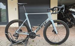 Neuwertiges Giant Propel Pro 0 AXS – 2026 – Carbon – Topmodell | Aero, SRAM Force AXS E1, Carbon-Laufräder, 204km! | velomarkt.ch