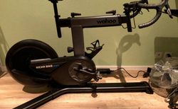 Wahoo KICKR BIKE SHIFT Smart Biker Rollentrainer | Sehr guter Zustand, wenig gebraucht | velomarkt.ch