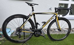 Rennrad SCOTT ADIC RC mit SRAM Red Elektronischer Schaltung | Tolles Rennrad für Liebhaber der Felgenbremsen | velomarkt.ch