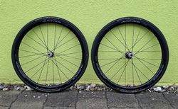 Shimano Radsatz Dura Ace WH-R9270-C36 12G 28" 12mm Tubless Disc | wie neu 36mm Felgenhöhe mit Reifen und Tubolito | velomarkt.ch