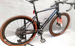 FOCUS Atlas 8.8 Carbon Gravel Bike / DT-Swiss carbon Laufradsatz kaufen in Solothurn #2 | velomarkt.ch