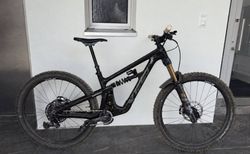 Yeti Cycle SB160 | Yeti Cycle SB160 T-Series Raw Black Medium 2025 | velomarkt.ch