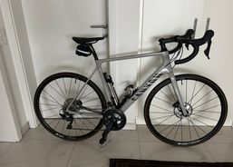 Canyon Endurace CF SL 8 Disc | Rennvelos | Rennvelos bis CHF 2000 | velomarkt.ch