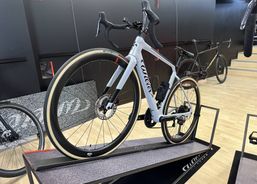 TOP CARBON RENNVELO MIT E-MOTOR UNTERSTÜTZUNG | eBikes / Elektrovelos | eBikes bis 25 km/h | velomarkt.ch