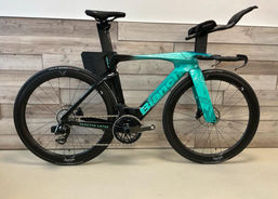 Bianchi Aquila 2025 RC TTTri Bike SRAM FORCE | Vélos de course | Triathlon | velomarkt.ch