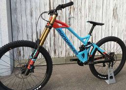Mondraker Summum R | Mountainbikes | Downhill Bikes | velomarkt.ch