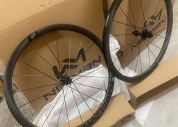 Laufradsatz neu Carbon NEWMEN Advanced SL X.R.36 VONOA CL 28 | Accessoires / pièces | Jeux de roues pour vélo de course | velomarkt.ch