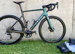 SCOTT ADDICT eRIDE PREMIUM DURA-ACE Di2 X35+ Carbon Rennvelo | Rennvelos | Edel - Rennvelos | velomarkt.ch