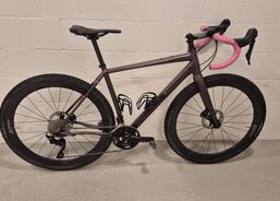 Cannondale Topstone Gravelbike mit Zipp 303 Laufrädern | Rennvelos | Radquer / Cross / Gravel | velomarkt.ch