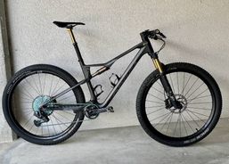 Orbea Oiz M-LTD OMX Carbon 2023 | Grösse L | XX1 AXS | DT Swiss XRC 1200 | Quarq Powermeter | Mountainbikes | 29er - 29 Zoll Bikes | velomarkt.ch