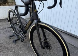 Canyon Ultimate Evo Disc – Top-Rennrad, ultraleicht (ca 6 Kg)  SRAM RED eTap AXS | Rennvelos | Edel - Rennvelos | velomarkt.ch