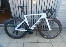 2024 Canyon Aeroad CF SLX 8, Grösse S | Rennvelos | Edel - Rennvelos | velomarkt.ch