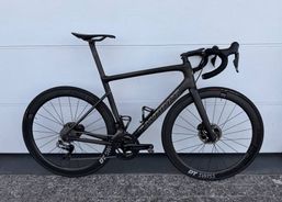 S-Works Tarmac SL6 Disc | Rennvelos | Edel - Rennvelos | velomarkt.ch