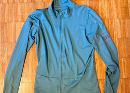 Trikot-Set: Rapha Pro Team Langarm-Sommertrikot & Castelli Aero Kurzarmtrikot – Größe S | Zubehör / Teile | Bekleidung | velomarkt.ch