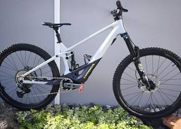 Orbea Wild M11 AXS E-Bike Bosch CX 85Nm 750Wh Carbon Fullsuspension | eBikes / Elektrovelos | eMTB - Elektro MTB | velomarkt.ch
