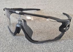 Oakley Jawbreaker Glasses - Photocromic Polished Black | Zubehör / Teile | Bekleidung | velomarkt.ch