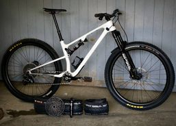 Rocky Mountain Element Carbon 2025 + Ersatzteile | Mountainbikes | CC Bikes vollgefedert | velomarkt.ch