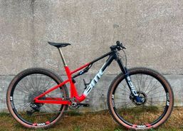 BMC Fourstroke 01 Teamedition | Mountainbikes | CC Bikes vollgefedert | velomarkt.ch