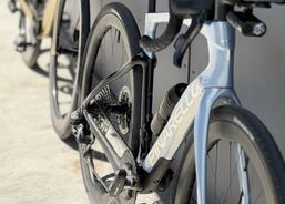 Pinarello dogma GR 2026 Rahmenset und Princeton Carbon Laufräder | Rennvelos | Edel - Rennvelos | velomarkt.ch