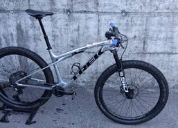 TREK Supercaliber Gen2 2024 | Mountainbikes | CC Bikes vollgefedert | velomarkt.ch