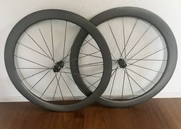 1140 Gramm -High-End Carbon Laufradsatz | Accessoires / pièces | Jeux de roues pour vélo de course | velomarkt.ch