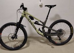 Canyon Spectral CF 27.5 (2023) - Grösse M – viele Upgrades - 13.5kg | Mountainbikes | Freeride / All Mountain | velomarkt.ch