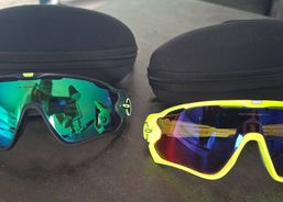 2 x Oakley Jawbreaker Prizm Road | Zubehör / Teile | Bekleidung | velomarkt.ch