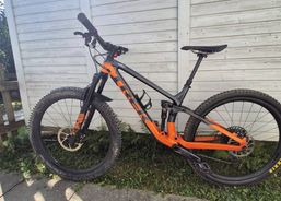 TREK Fuel Ex 9.8 Gx 2023 | Mountainbikes | CC Bikes vollgefedert | velomarkt.ch