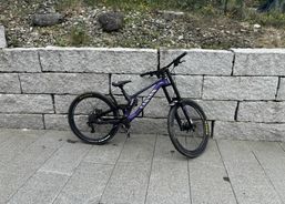 Neuwertiges Freeride/Downhill Bike | Mountainbikes | Downhill Bikes | velomarkt.ch