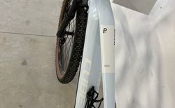 Cube Reaction Hybrid Pro 625 flashwhite´n´black 2023 kaufen in Tirol #2 | velomarkt.at