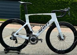 Scott Foil RC Custom SRAM Red AXS | Rennrad | Rennrad carbon | velomarkt.de