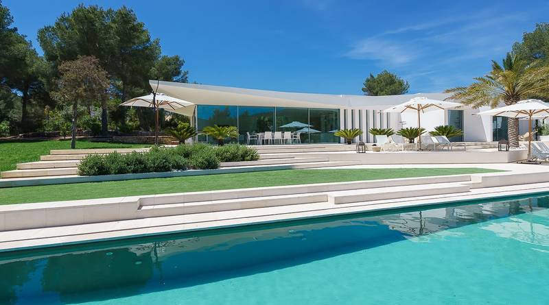 AR Luxury Services - Luxury Ibiza Summer Rentals