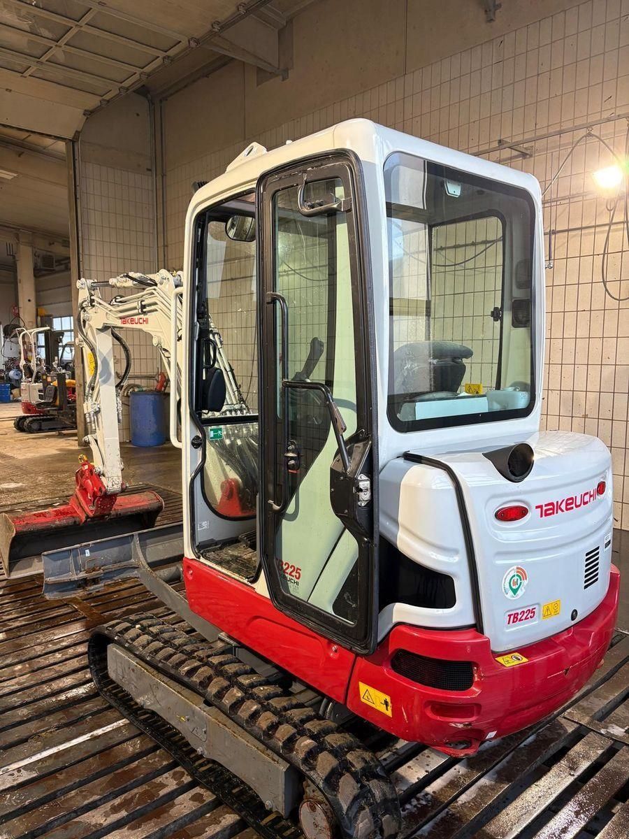 Takeuchi tb225gi Minigraver 41.900 €