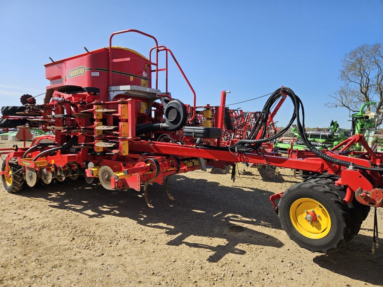 VÄDERSTAD Rapid A 400S Drill €37,977