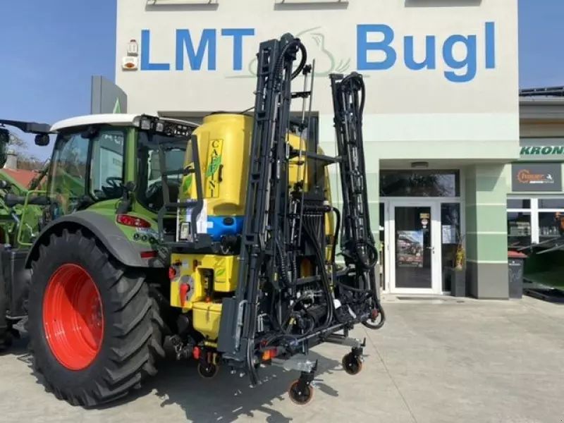 Caffini profarmer 1200l 15m Sprayer €21,583