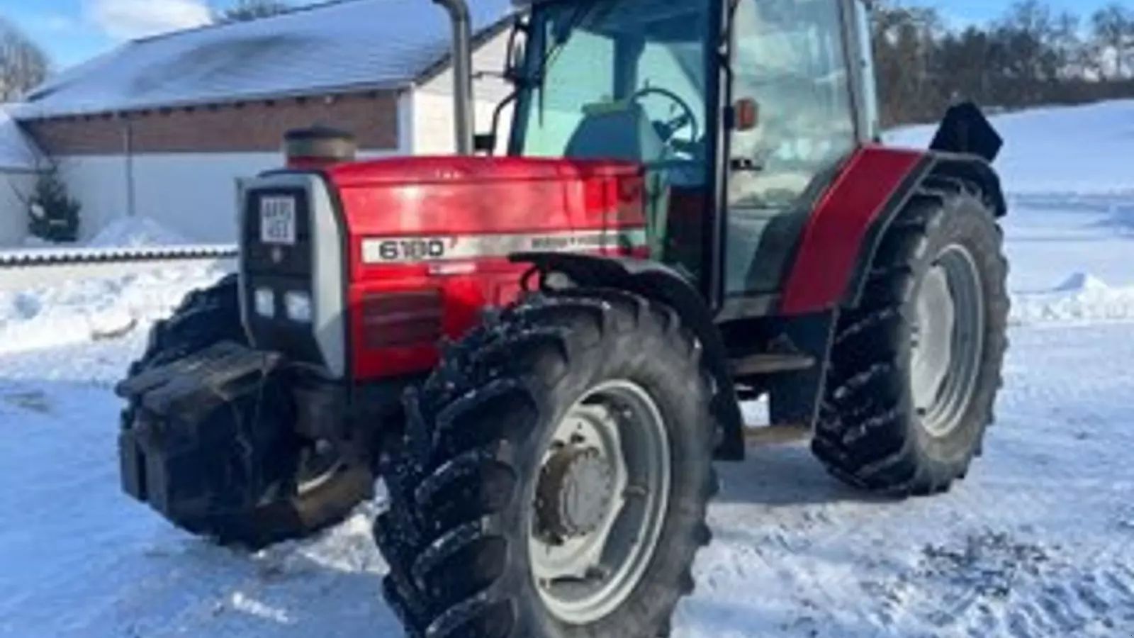 Massey Ferguson 6180 Tractor €22,089