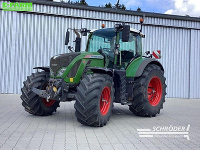 E-FARM: Fendt 724 Vario - Tractor - id VPPRFNU - €102,885 - Year of construction: 2016 - Engine hours: 7,805,Engine power (HP): 237,Germany