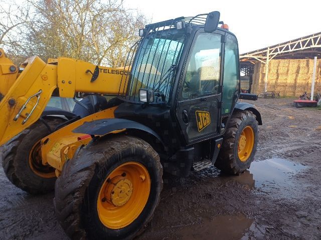 E-FARM: JCB 531-70 AGRI - Chargeur télescopique  - id 2CAVKPV - 38 000 € - Année: 2006 - Lecture du nombre d'heure: 5 600,France