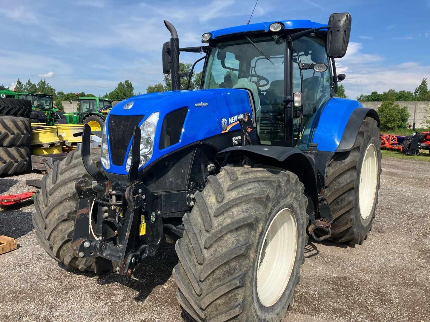 E-FARM: New Holland T7.220 - Tractor - id 456FLD2 - 70.619 € - Año: 2015 - Horas: 6.000,Potencia del motor: 220,Austria