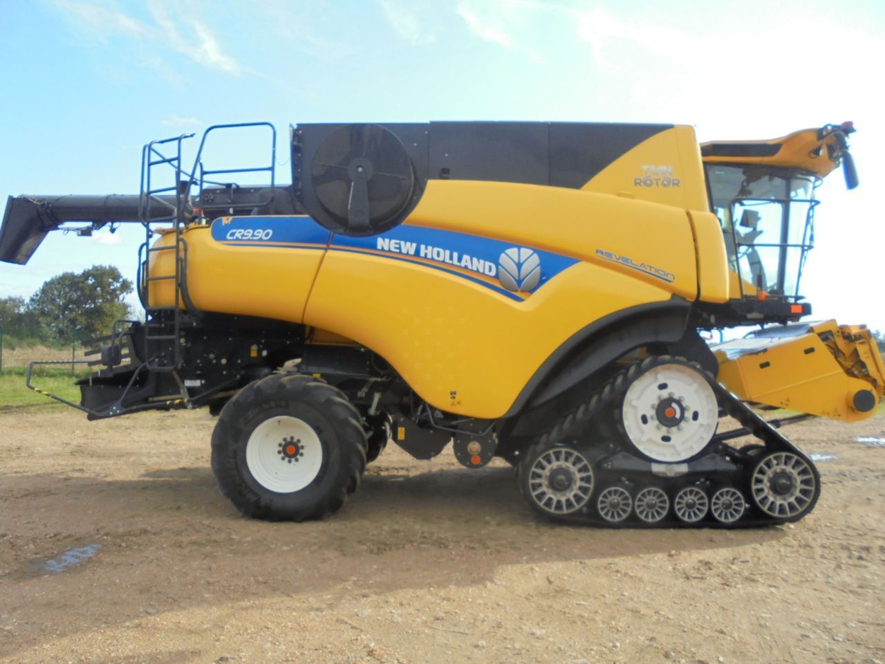 E-FARM: New Holland cr9.90 revelation - Cosechadora - id B4FDFGV - Año: 2018 - Horas: 1950,Francia