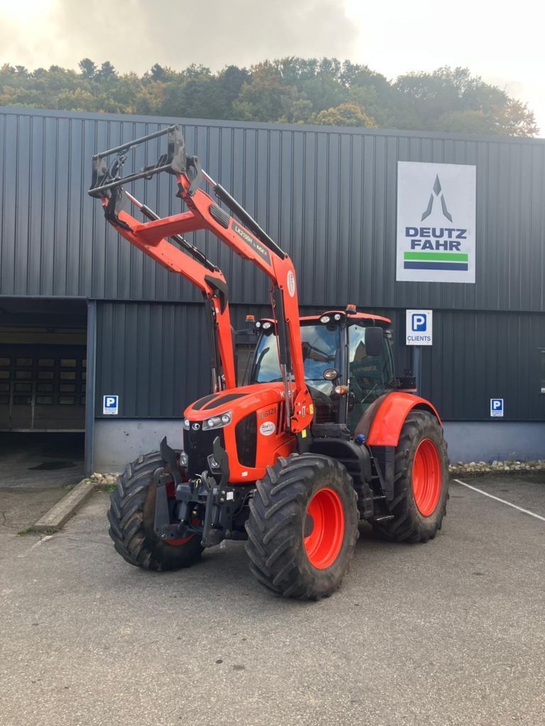 Kubota M6121 Tractor €49,000