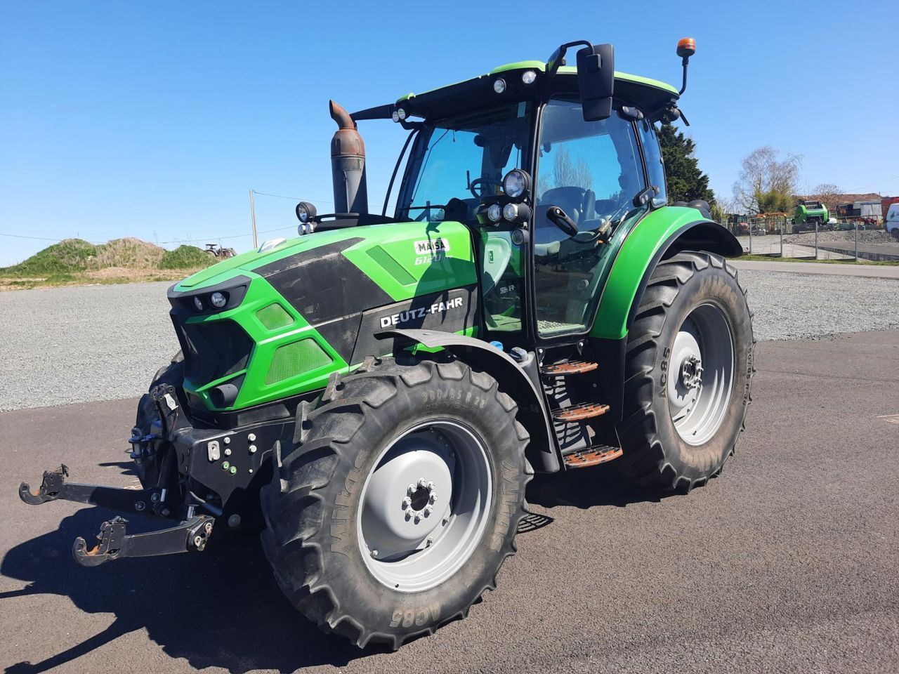 E-FARM: Deutz-Fahr Agrotron 6120 - Traktorius - id QWUIGPP - 52 000 € - Gamybos metai: 2019 - Variklio darbo valandos: 3 010,Variklio galia (AG): 120,Prancūzija