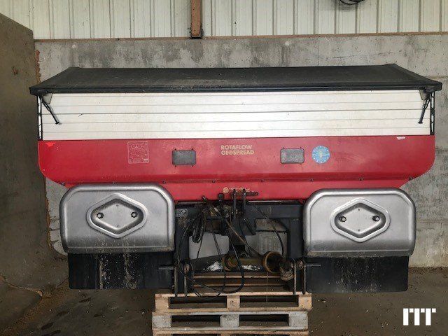 E-FARM: Kverneland geospread - Epandeur d'engrais - id 1RX86SS - 14 000 € - Année: 2016 - France