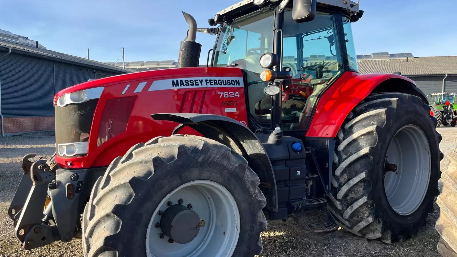 Massey Ferguson 7624 Dyna-VT Tractor €56,881
