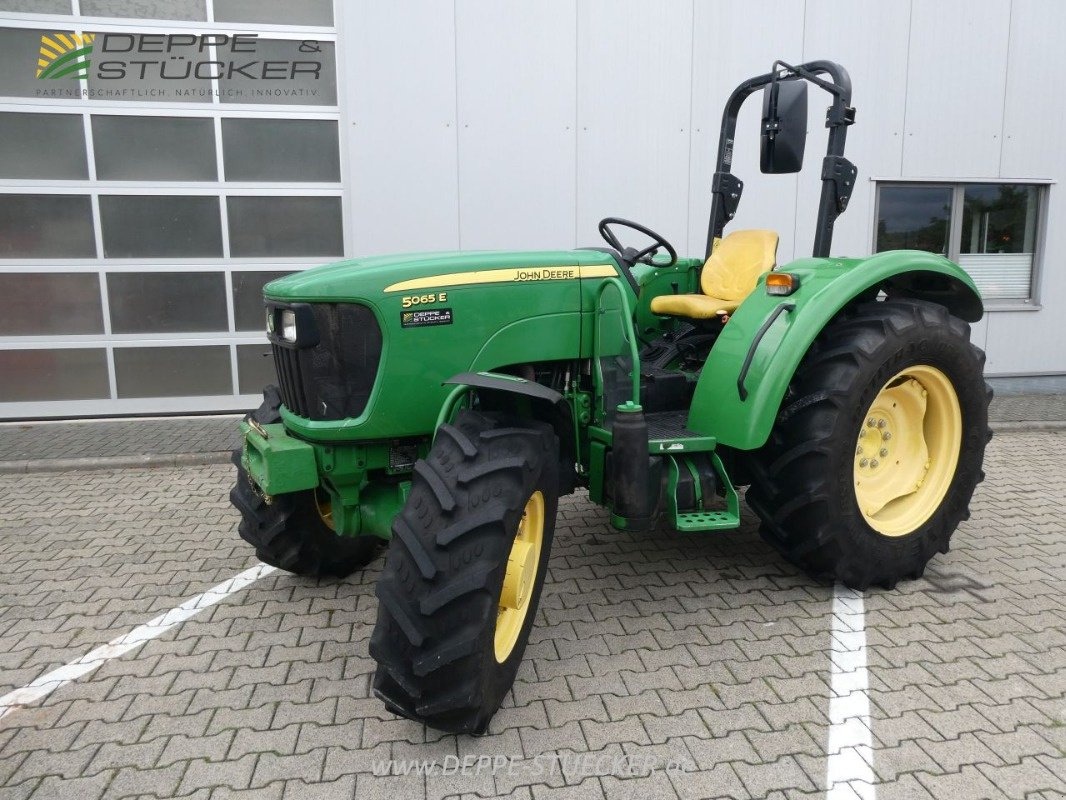John Deere 5065 E tractor €24,900
