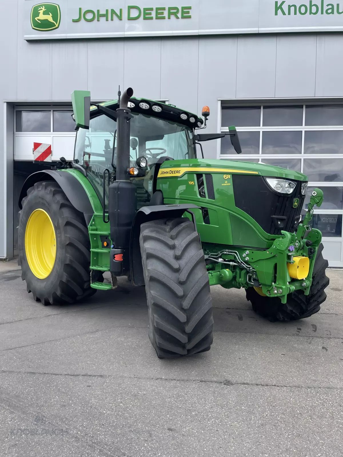 E-FARM: John Deere 6R 195 - Tractor - id 7YBPNH1 - €177,000 - Year of construction: 2024 - Engine hours: 640,Engine power (HP): 195,Germany