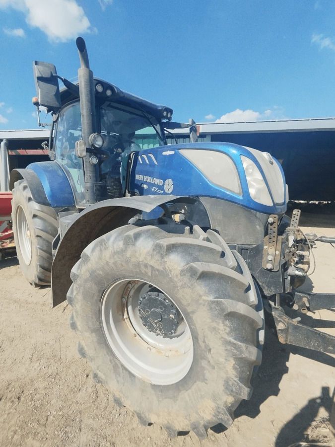 New Holland T7.230 AC Tractor €92,000