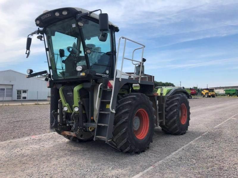 E-FARM: Claas Xerion 3800 SADDLE TRAC - Tracteur - id BQ1C57E - 40 000 € - Année: 2009 - Lecture du nombre d'heure: 14 488,Puissance du moteur (chevaux): 379,Allemagne
