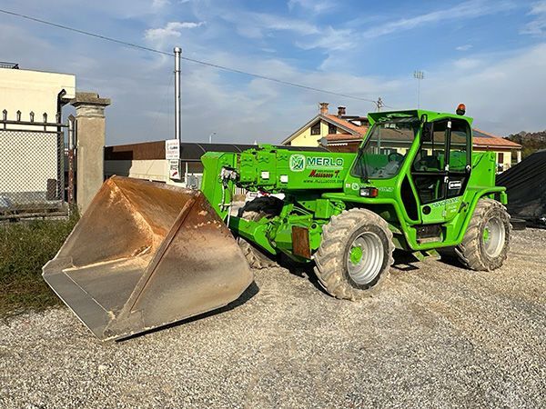 E-FARM: Merlo p40.17 - Chargeur télescopique  - id B5RCL4C - 48 000 € - Année: 2008 - Lecture du nombre d'heure: 6 080,France